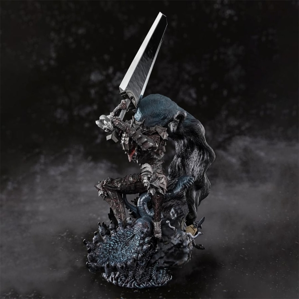 Figura Berserk – Figuarts ZERO Touche Metállique – Guts (Berserker Armor)